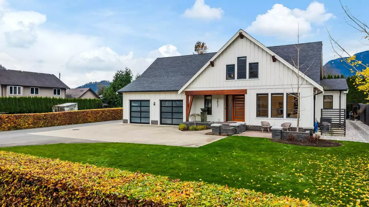 Exterior Front Photo of 1857 Agassiz Avenue, Agassiz, BC