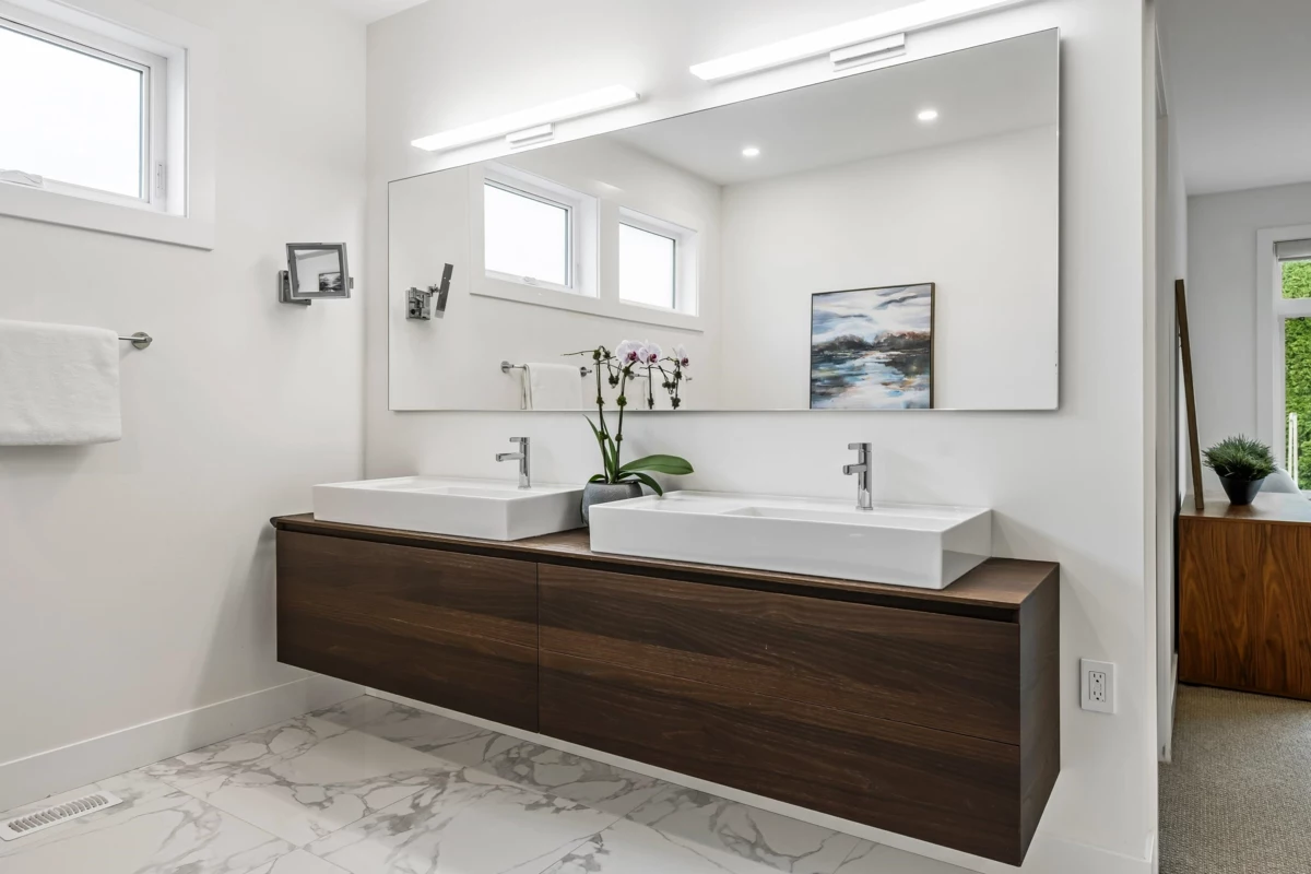 Garage Interior Photo of 1857 Agassiz Avenue, Agassiz, BC