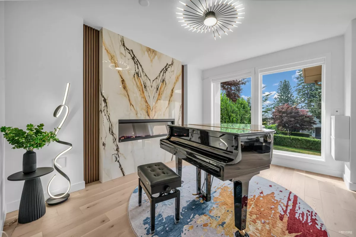 Breakfast Nook Photo of 2175 Kings Avenue, West Vancouver, BC