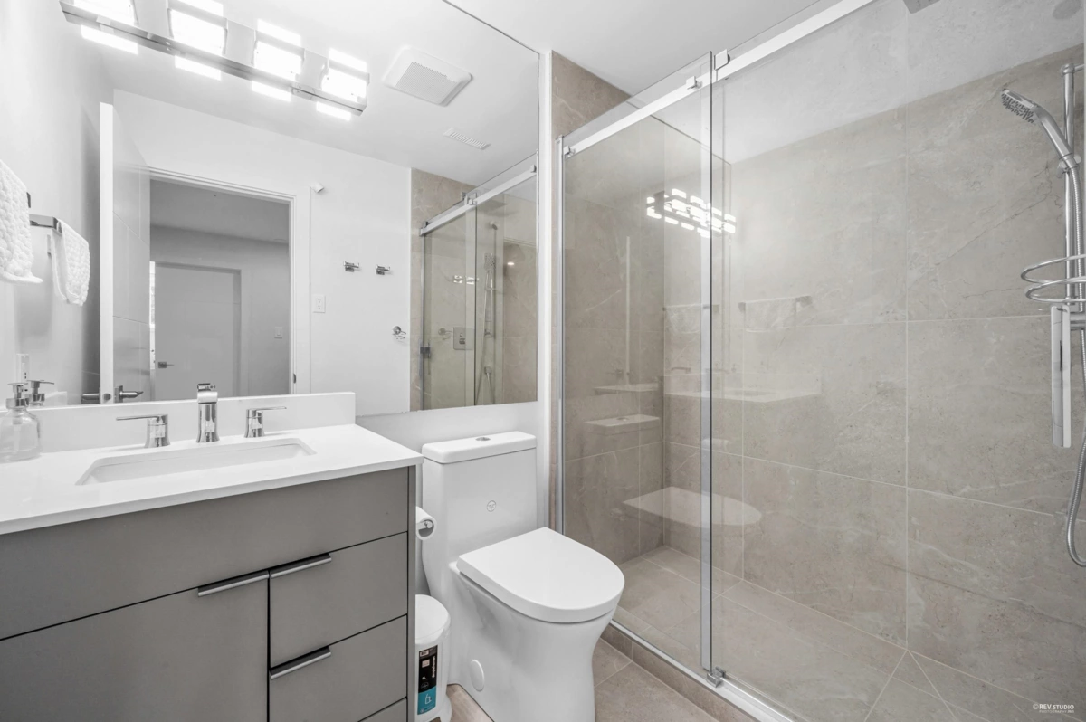 Front Yard Photo of 2175 Kings Avenue, West Vancouver, BC