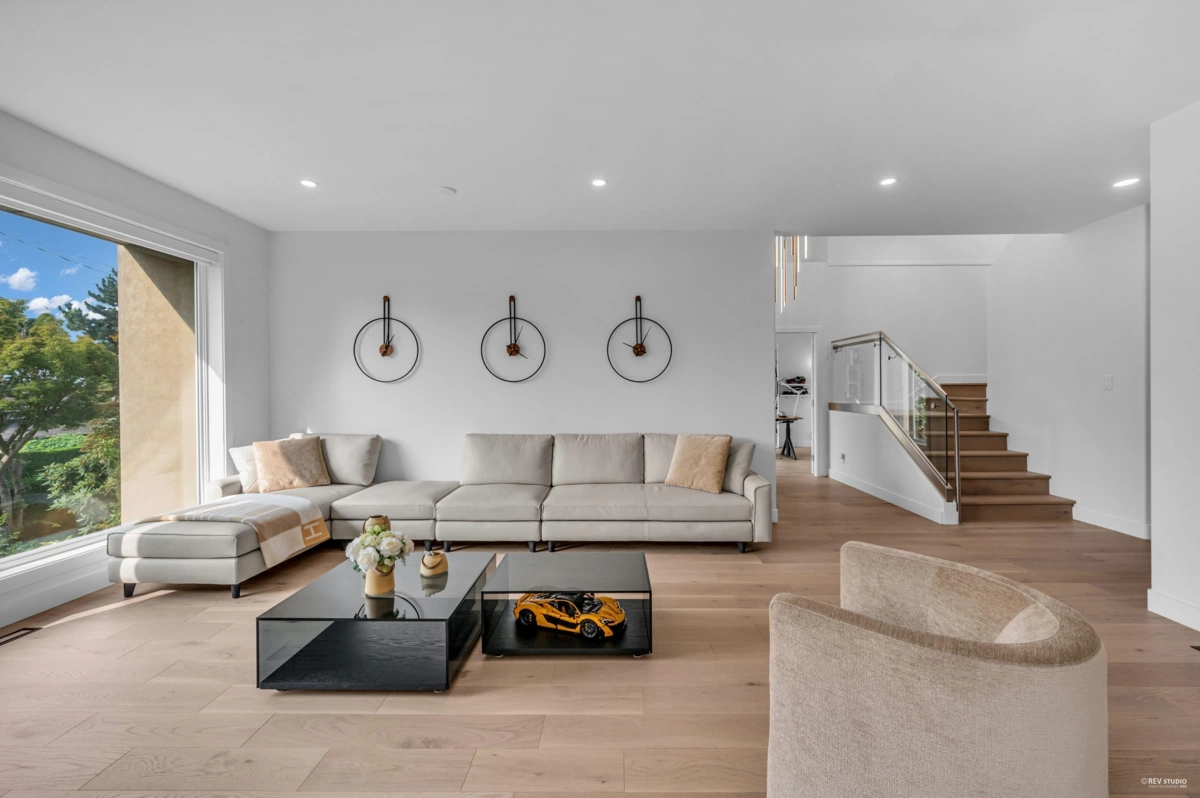 Kitchen Photo of 2175 Kings Avenue, West Vancouver, BC