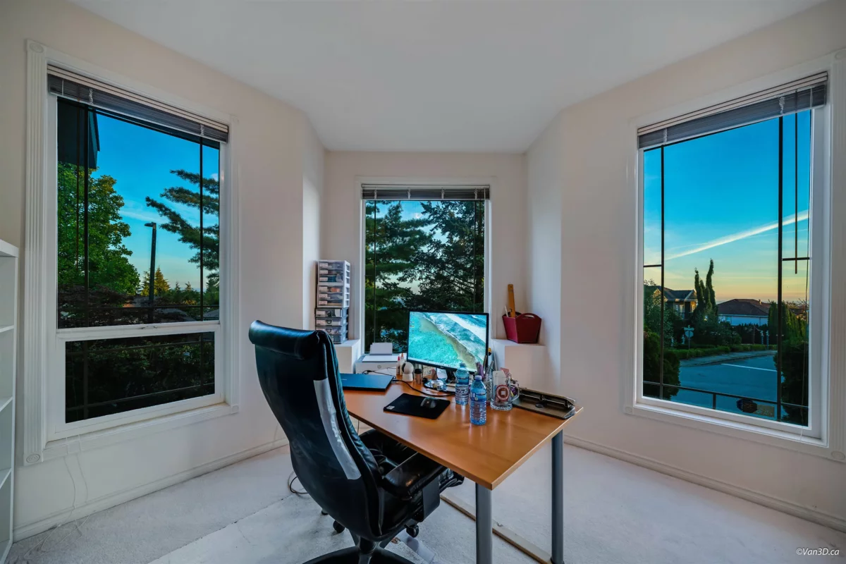 Breakfast Nook Photo of 2599 Diamond Crescent, Coquitlam, BC