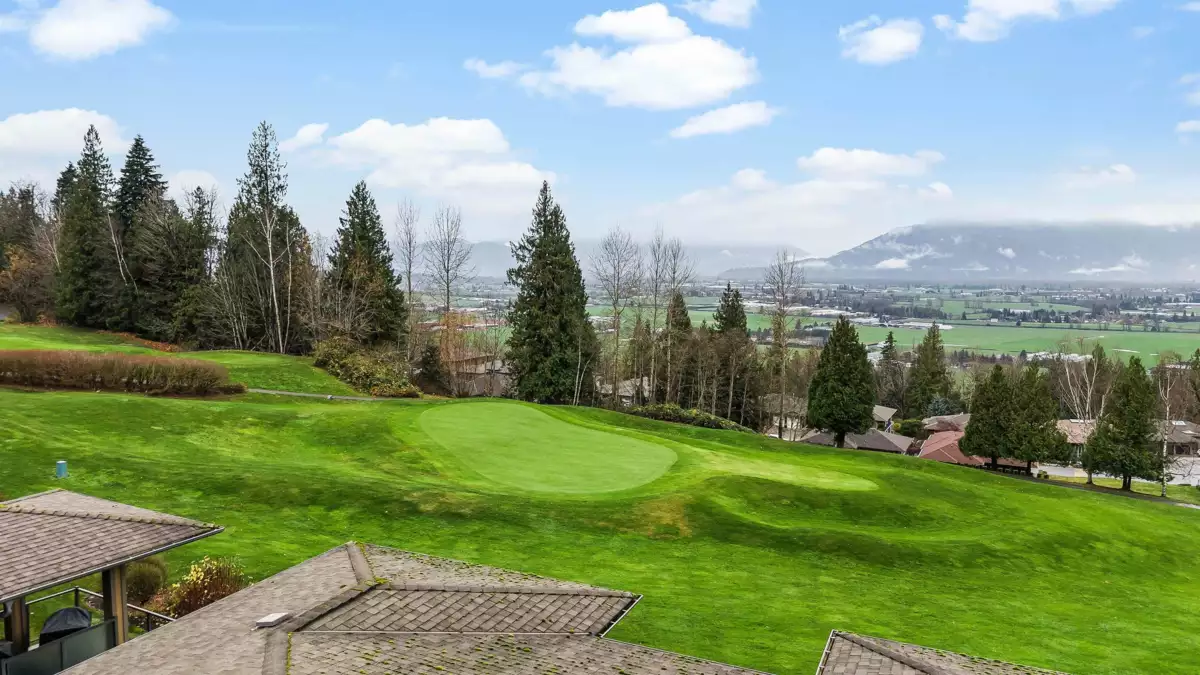 Fitness Center Photo Near 118 51096 Falls Court, Chilliwack, BC