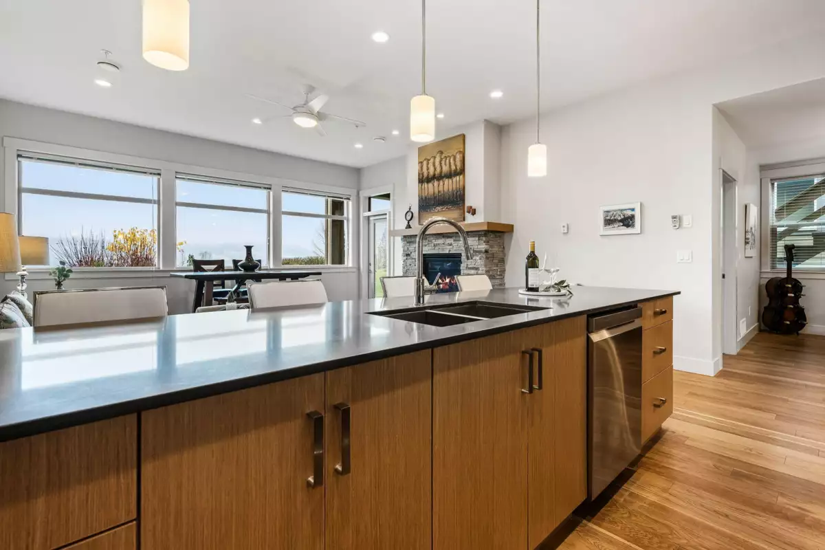 Guest Bathroom Photo of 118 51096 Falls Court, Chilliwack, BC