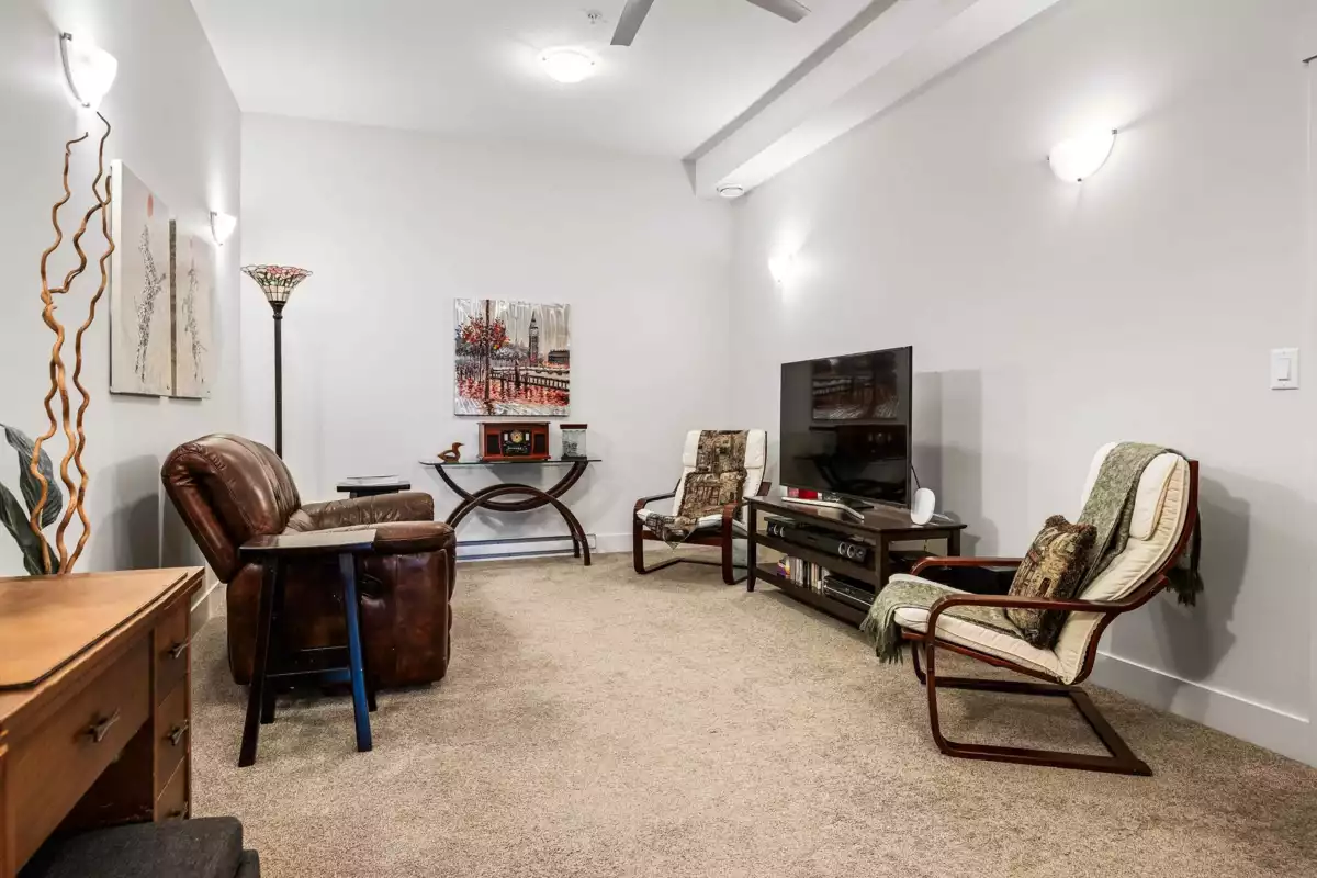 Swimming Pool Photo of 118 51096 Falls Court, Chilliwack, BC