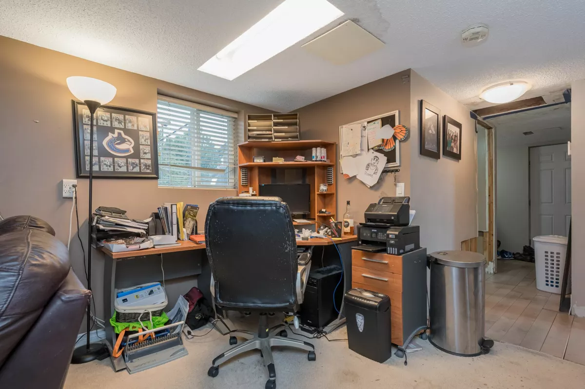 Entry Foyer Photo of 32076 Dormick Avenue, Abbotsford, BC