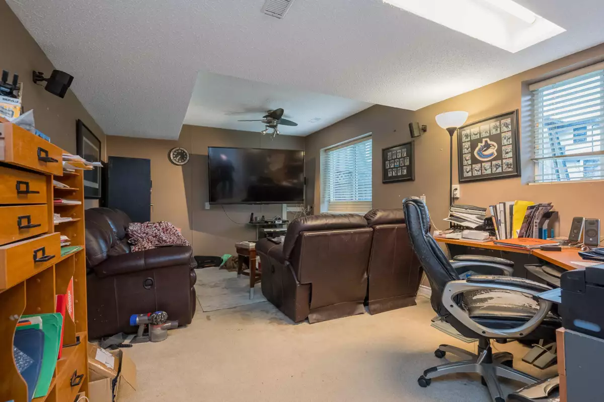 Laundry Room Photo of 32076 Dormick Avenue, Abbotsford, BC