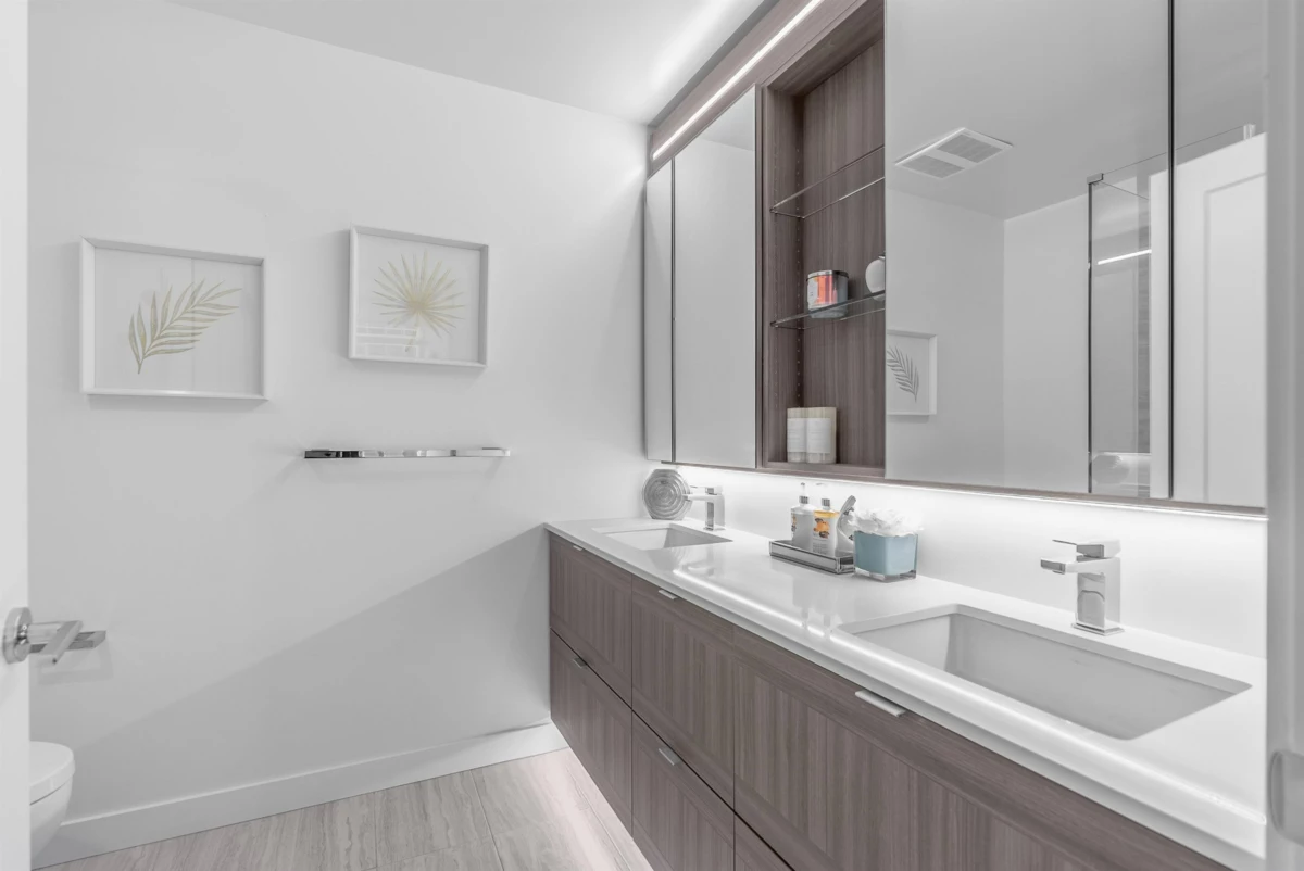 Primary Bathroom Photo of 2702 2311 Beta Avenue, Burnaby, BC