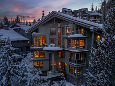 Living Room Photo of 3359 Osprey Place, Whistler, BC