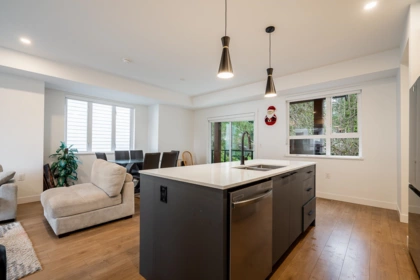 Kitchen Photo of 13 10527 155 Street, Surrey, BC