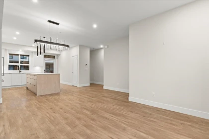 Walk-In Closet Photo of 14 45500 Campus Drive, Chilliwack, BC
