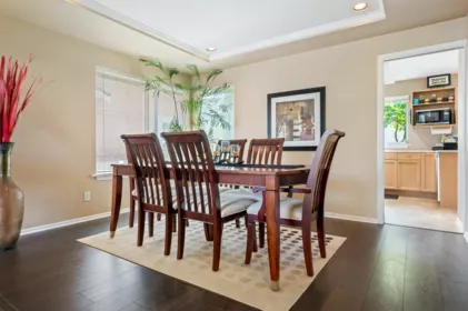 Kitchen Island Photo of 10931 161a Street, Surrey, BC