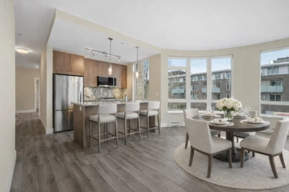 306 4307 Hastings Street, Burnaby, BC, Burnaby — Apartment/Condo for sale