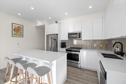 Family Room Photo of 402 610 Brantford Street, New Westminster, BC