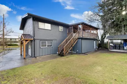 354 3rd Avenue, Hope, BC, Hope — Single Family Residence for sale