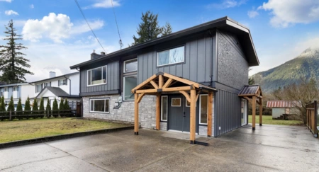 354 3rd Avenue, Hope, BC, Hope — Single Family Residence for sale