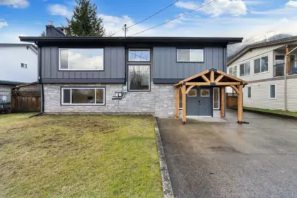 354 3rd Avenue, Hope, BC, Hope — Single Family Residence for sale