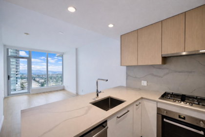 2605 567 Clarke Road, Coquitlam, BC, Coquitlam — Apartment/Condo for sale