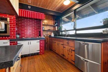 Kitchen Island Photo of 18058 57a Avenue, Surrey, BC