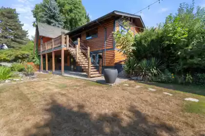 Outdoor Kitchen Photo of 18058 57a Avenue, Surrey, BC