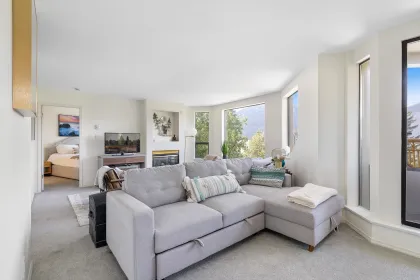 Breakfast Nook Photo of 507 4809 Spearhead Place, Whistler, BC