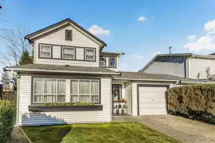 Swimming Pool Photo of 15 11125 232nd Street, Maple Ridge, BC