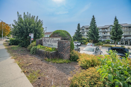 Outdoor Patio Photo of 215 31930 Old Yale Road, Abbotsford, BC