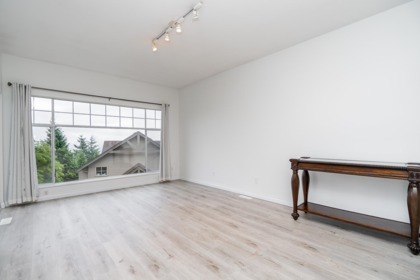 Breakfast Nook Photo of 32 2979 Panorama Drive, Coquitlam, BC