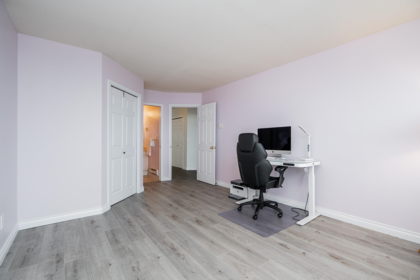 Entry Foyer Photo of 32 2979 Panorama Drive, Coquitlam, BC