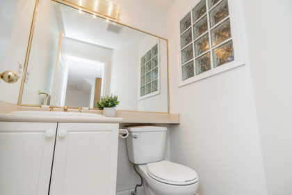 Powder Room Photo of 32 2979 Panorama Drive, Coquitlam, BC