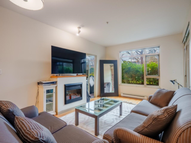 105 100 Capilano Road, Port Moody, BC, Port Moody — Apartment/Condo for sale