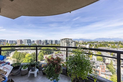 Breakfast Nook Photo of 1607 8460 Granville Avenue, Richmond, BC