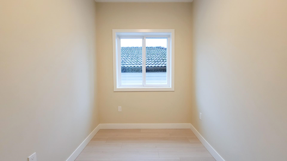 Powder Room Photo of 3433 E 23rd Avenue, Vancouver, BC