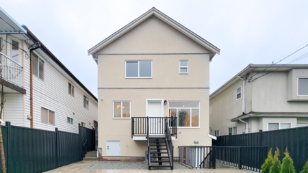 3433 E 23rd Avenue, Vancouver, BC, Renfrew Heights — 3 bed half duplex for sale