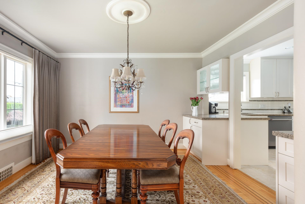 Breakfast Nook Photo of 438 Fourth Street, New Westminster, BC