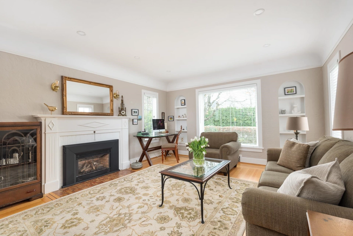 Dining Area Photo of 438 Fourth Street, New Westminster, BC