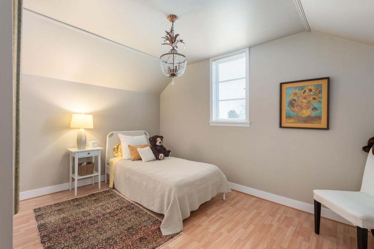 Hallway Photo of 438 Fourth Street, New Westminster, BC