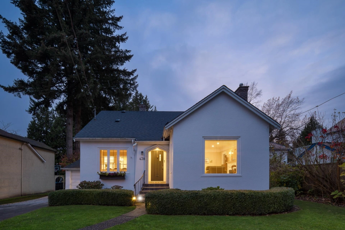 Swimming Pool Photo of 438 Fourth Street, New Westminster, BC