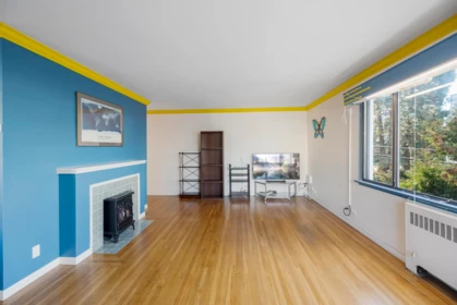 205 1695 W 10th Avenue, Vancouver, BC