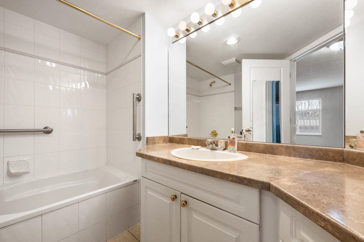 Basement Recreation Room Photo of 209 4770 52a Street, Ladner, BC