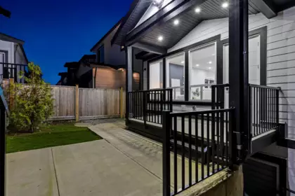 Swimming Pool Photo of 16717 15a Avenue, Surrey, BC