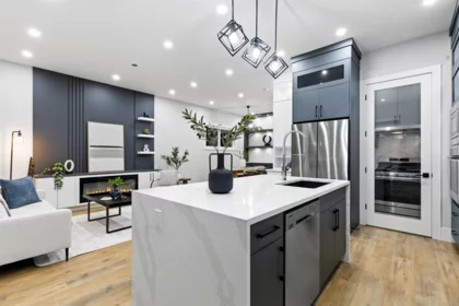 Walk-In Closet Photo of 16717 15a Avenue, Surrey, BC