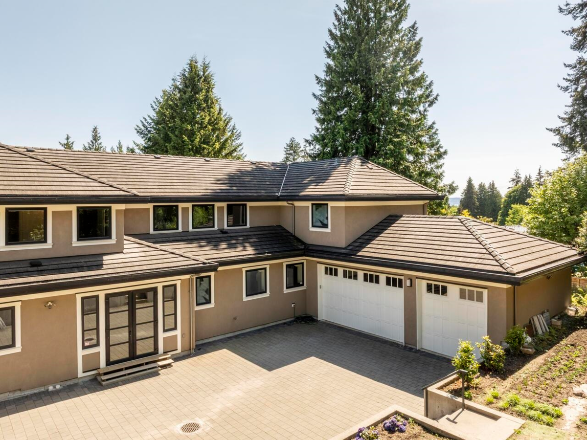 Fitness Center Photo Near 607 Glenmaroon Road, West Vancouver, BC