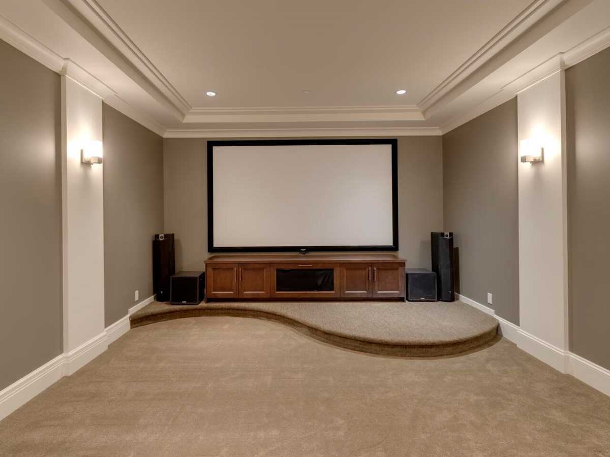 Hot Tub / Spa Photo of 607 Glenmaroon Road, West Vancouver, BC