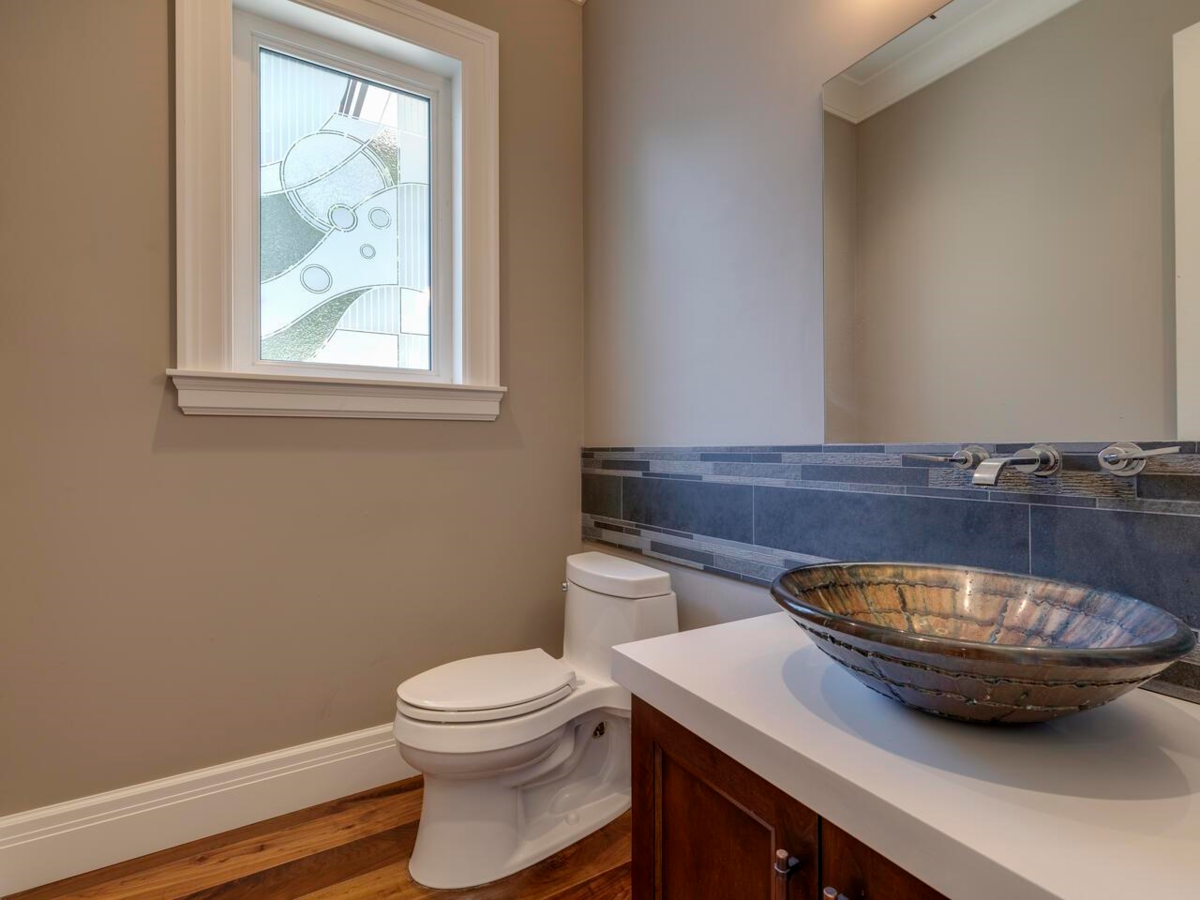 Laundry Room Photo of 607 Glenmaroon Road, West Vancouver, BC