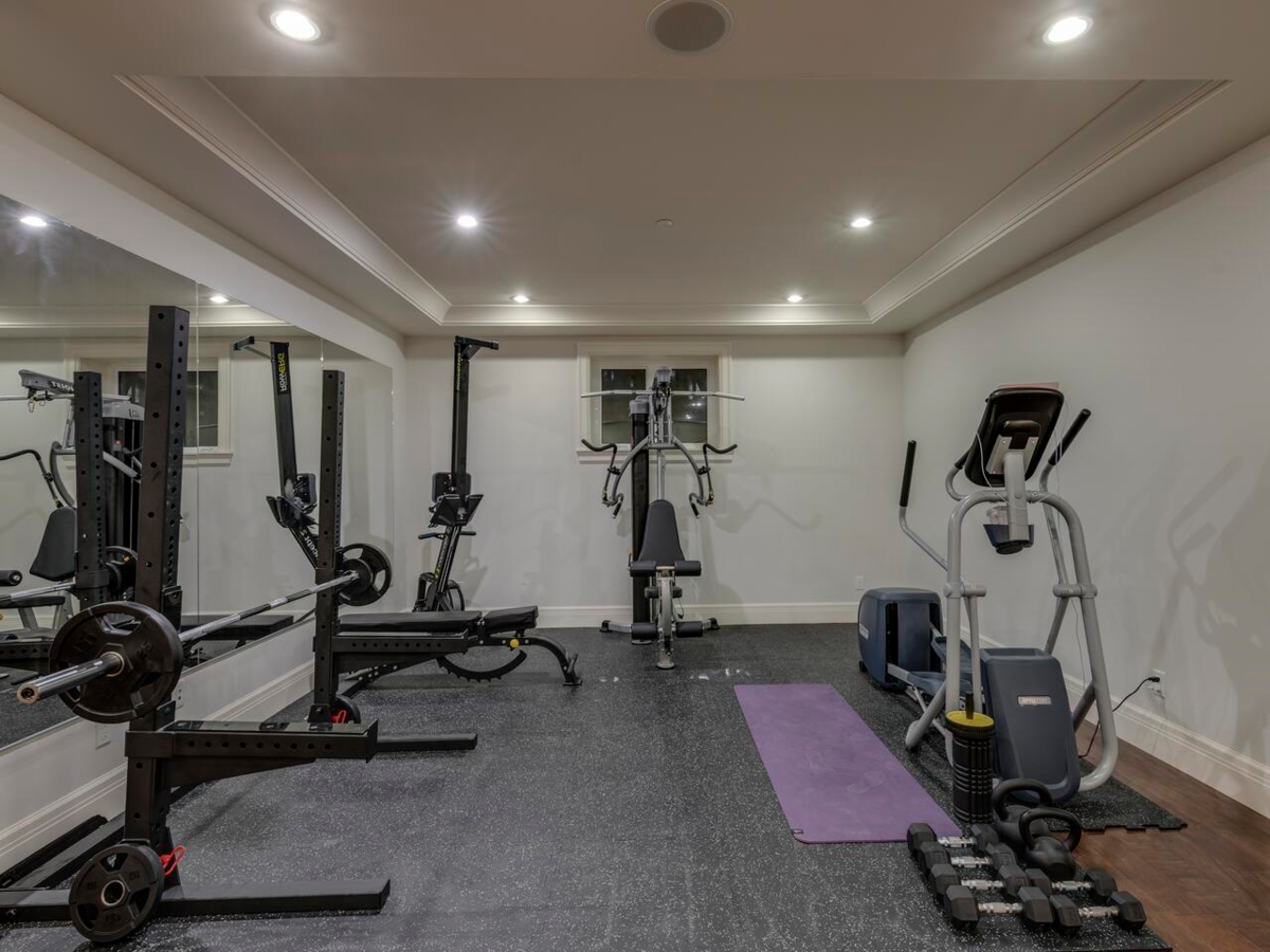 Outdoor Kitchen Photo of 607 Glenmaroon Road, West Vancouver, BC