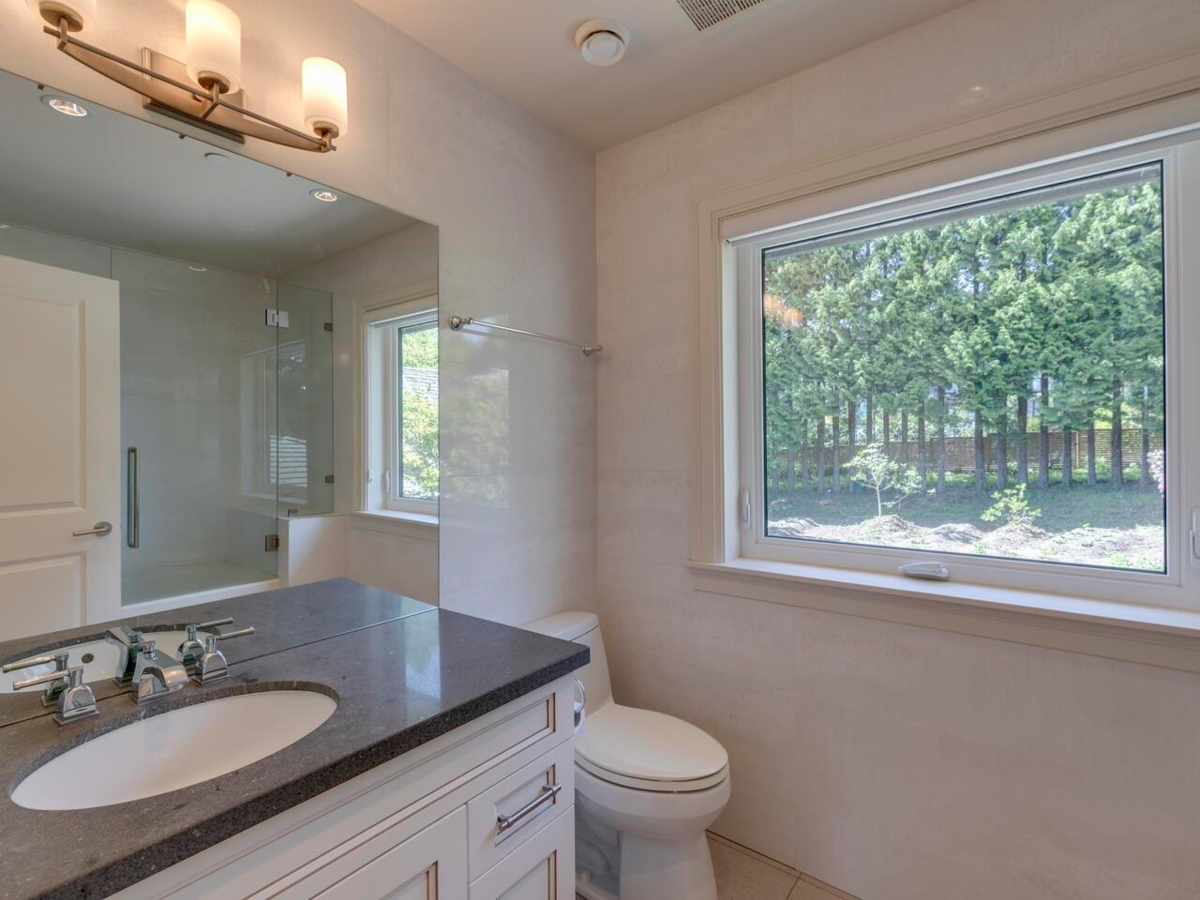 Swimming Pool Photo of 607 Glenmaroon Road, West Vancouver, BC