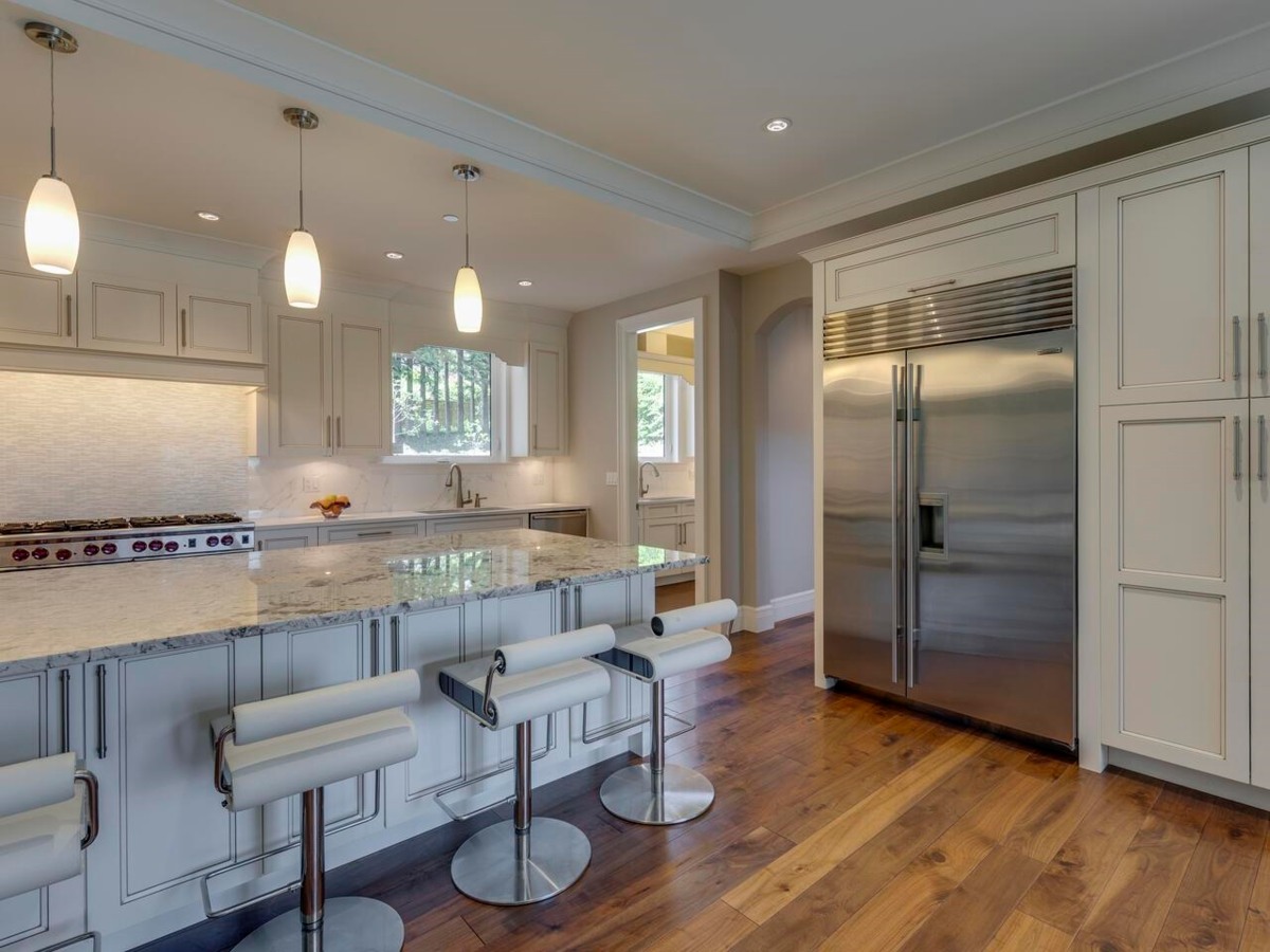 Walk-In Closet Photo of 607 Glenmaroon Road, West Vancouver, BC