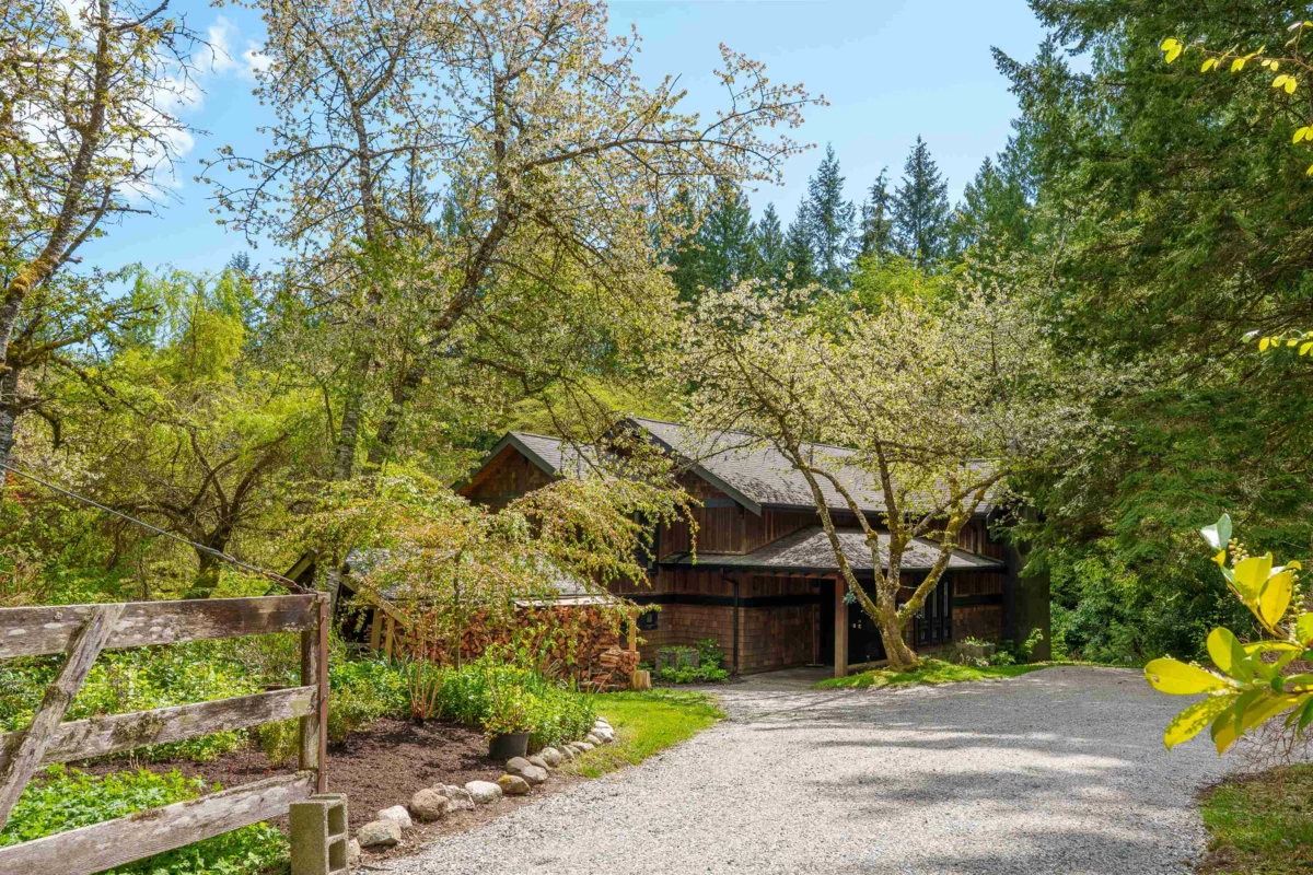 Exterior Front Photo of 1531 Lockyer Road, Roberts Creek, BC