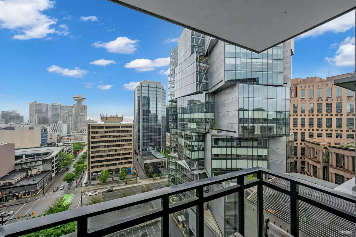 Entry Foyer Photo of 1907 788 Richards Street, Vancouver, BC